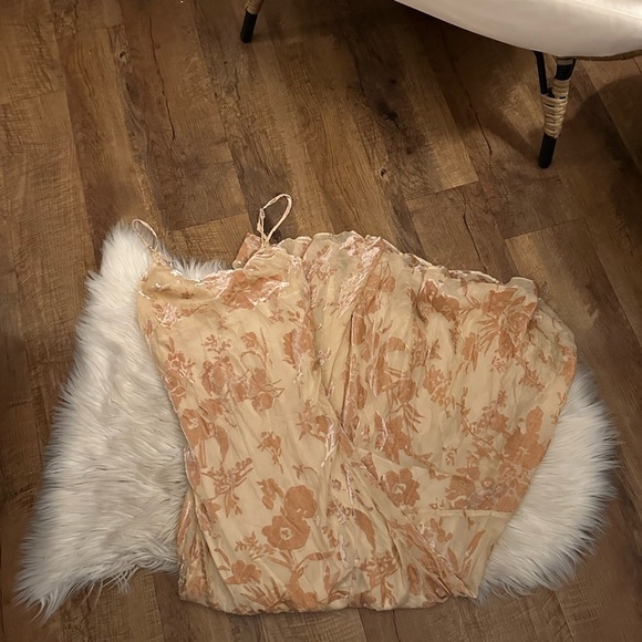 Rumored Floral Maxi Dress in Cream and Pink - Picture 8 of 9